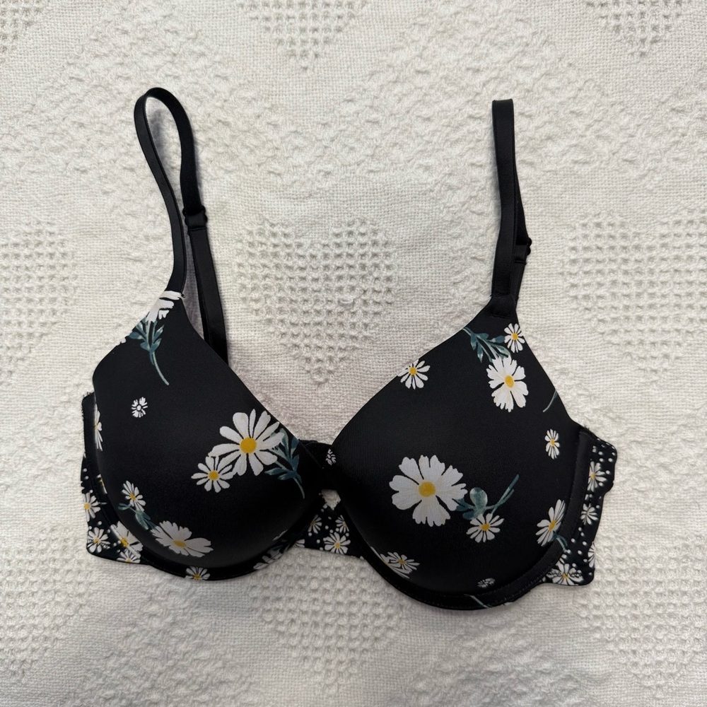 PINK Victoria’s Secret Floral Bra (32D)